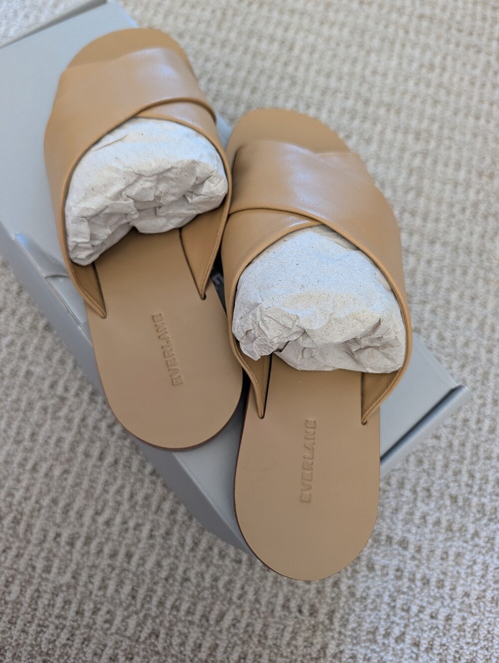 Everlane Crossover Leather Sandal, Taupe, 5.5 - Picture 2 of 4